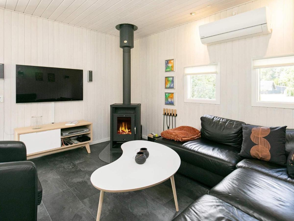6 Person Holiday Home In Hemmet Екстериор снимка